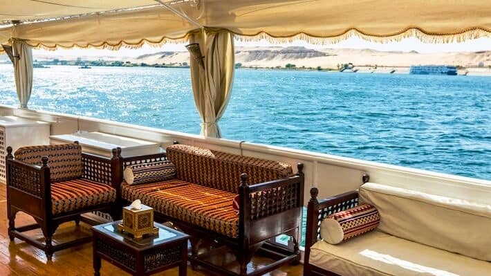 Amoura Dahabiya Nile Cruise - Lounge Bar
