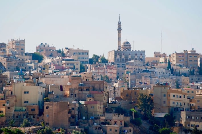 Skyline of Amman and view of the Abu Darwish Mosque