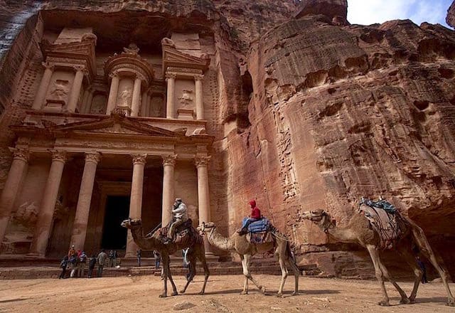 Jordan Tourist Attractions - Petra, the Treasury and Camels