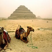 Pirâmide-de-degraus-do-Faraó Djoser