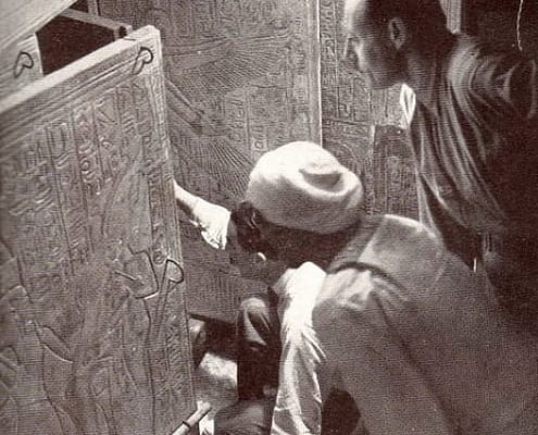 The Moment Carter Opens the Tomb of Tutankhamun