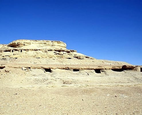 Tomb hill of Qarat el-Muzawwaqa - Photo by Roland Unger