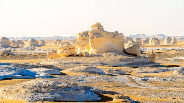 Mashroom rock formations of the White desert, Egypt