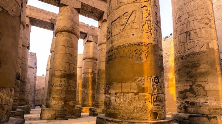 Colunas do Salão Hipostilo do Templo de Karnak