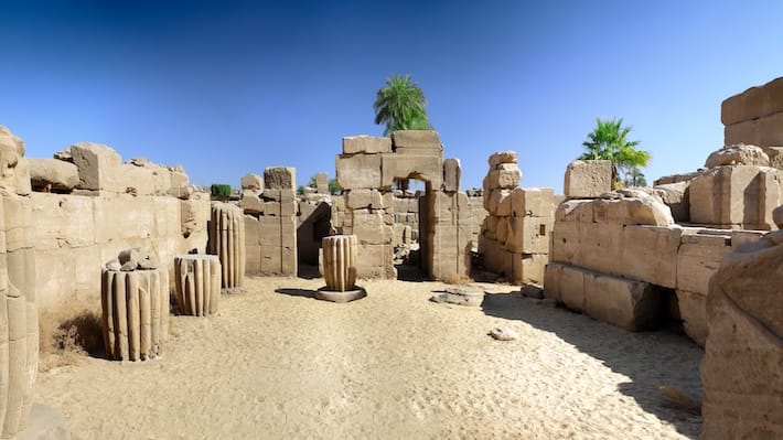 Templo de Karnak é um lugar que você precisa visitar e apreciar