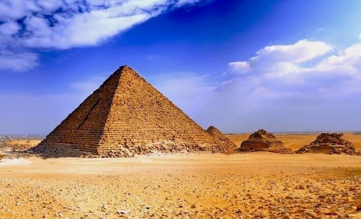 Viajes a las Pirámides de Egipto - Pirámide de Micerino