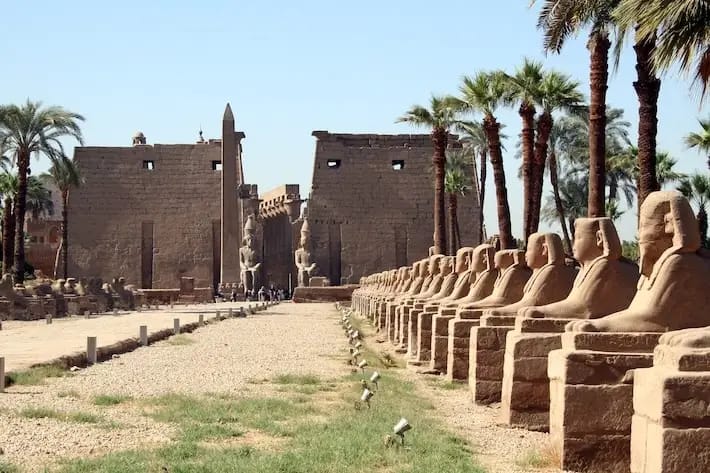Templos e Tumbas Antigas de Luxor