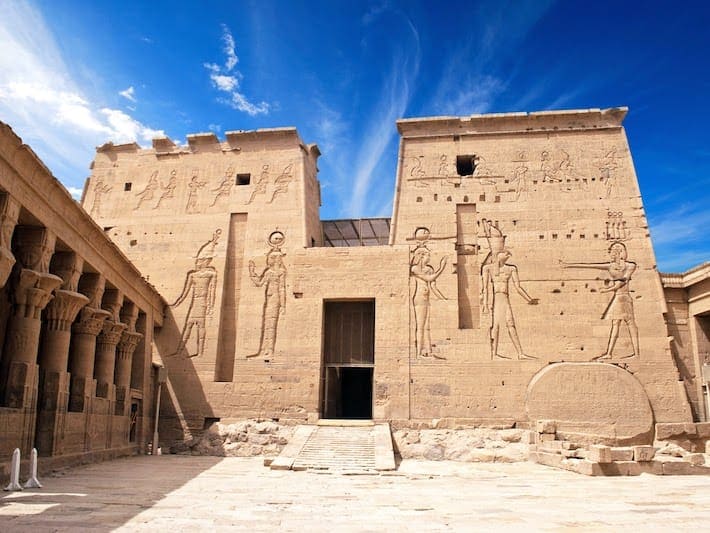 best tours of egypt, temple Medinat Habu in Luxor