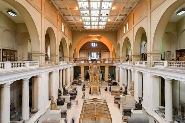 Interna del Museo-Egizio del Cairo dal primo piano
