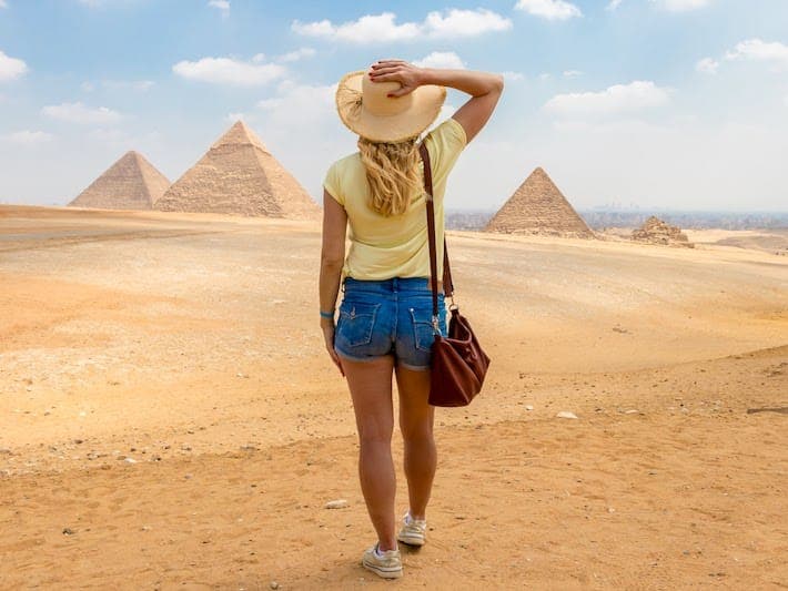 Guide] What to Wear to Visit the Pyramids in Egypt →