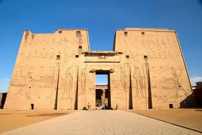 Tempio di Edfu - Uno dei templi antichi meglio conservati dell'Egitto