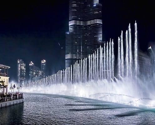 Dubai Fountain - 6600 lights and 25 projectors, it shoots water 150 m into the air