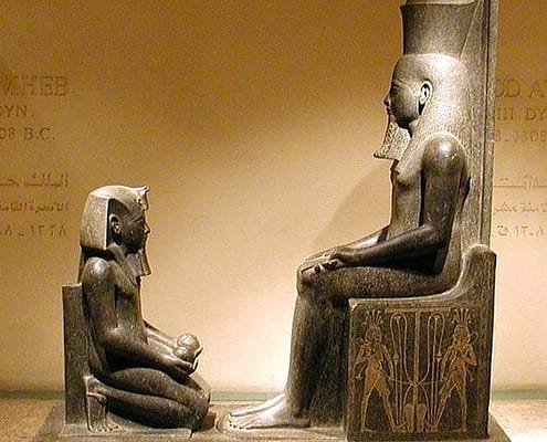 Horemheb in front of god Atum