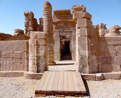 Deir El Hagar Temple, Sahara