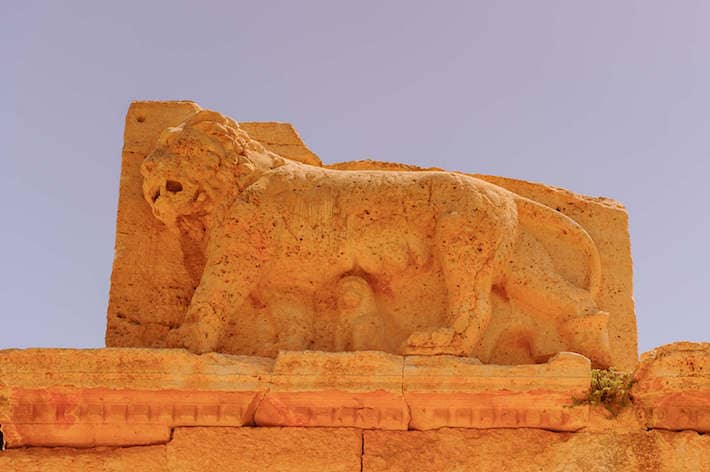 Lion sculpture, ruins of Qasr al Abd