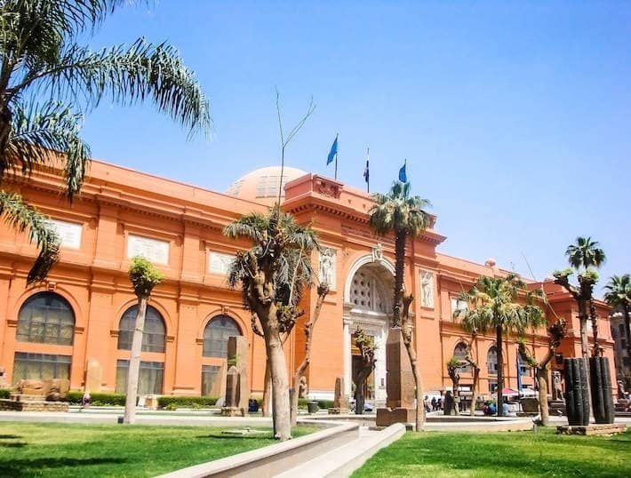 Exterior do Museu Egípcio no Cairo