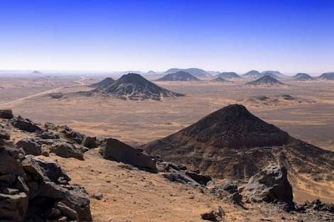 black and white desert tour