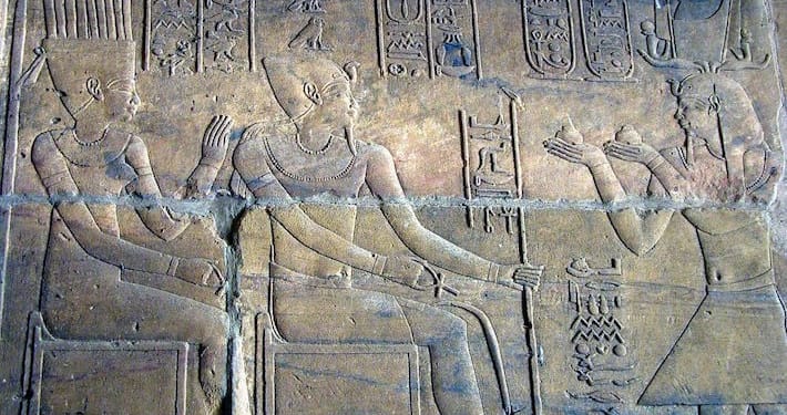 King Arqamani of Meroe presenting an offering to the gods, Temple of Dakka - Photo by Dennis Jarvis