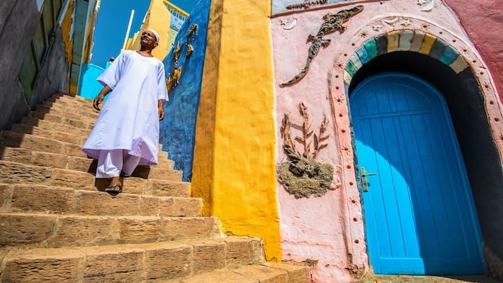 Visitando a aldeia Núbia
